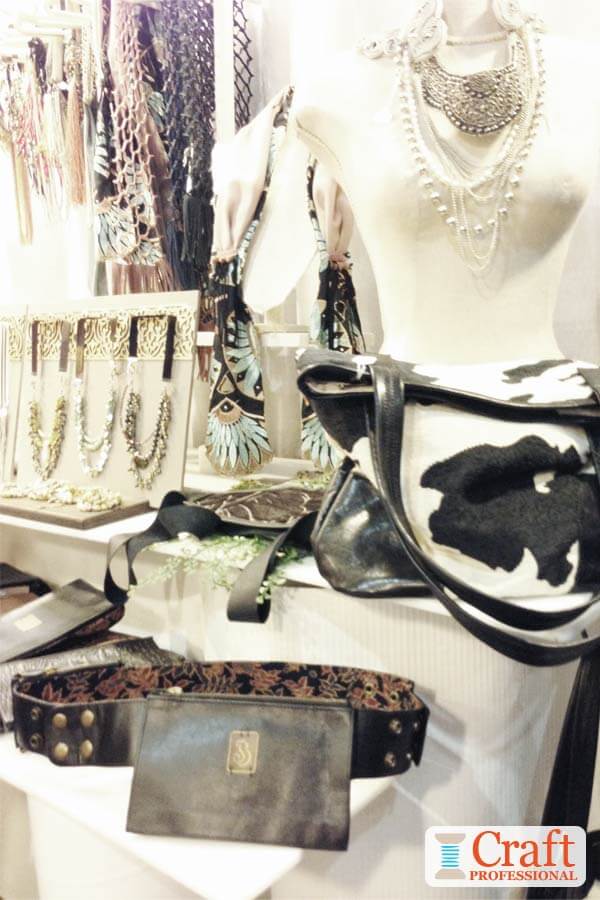 13 Accessories Display Booths