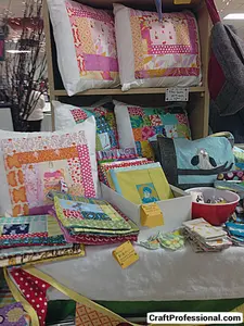Find craft show display ideas with three free and easy ways to find great booth photos that will give you inspiration to create your own great displays.