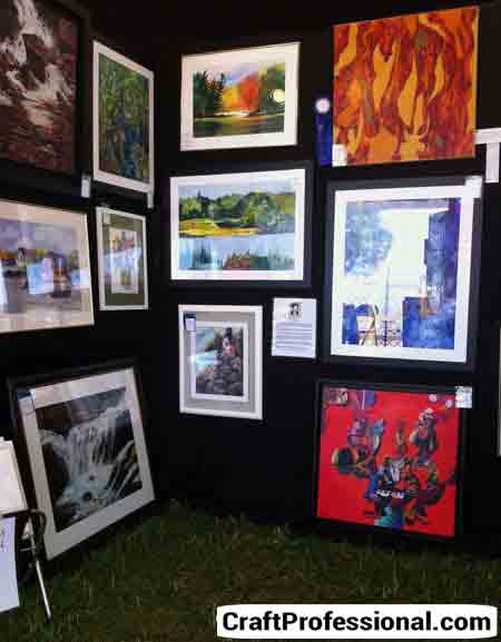 Art display, black background