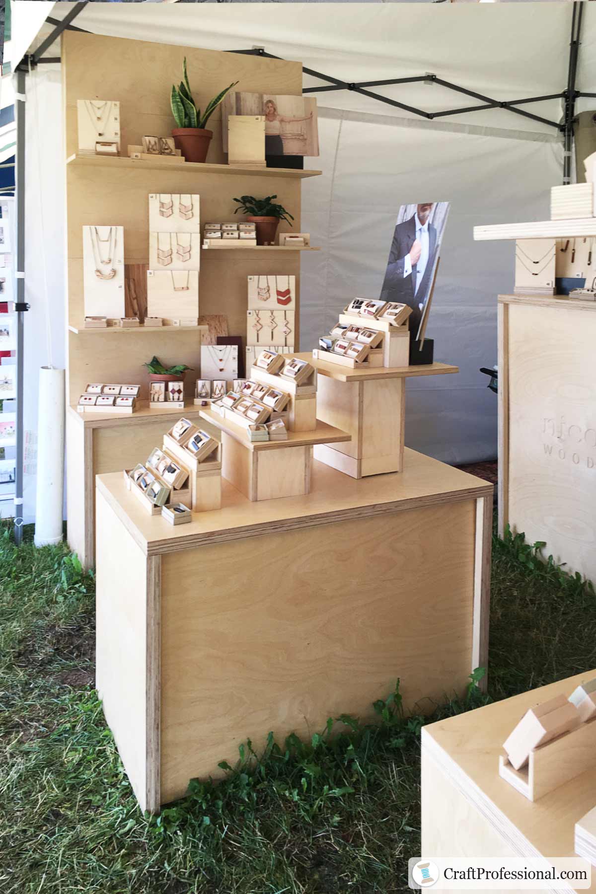 8 Pop Up Shop Display Ideas To Design A Vendor Booth People Will Love