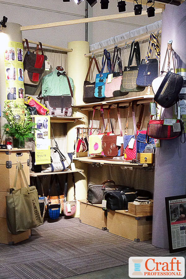 boutique handbag display ideas