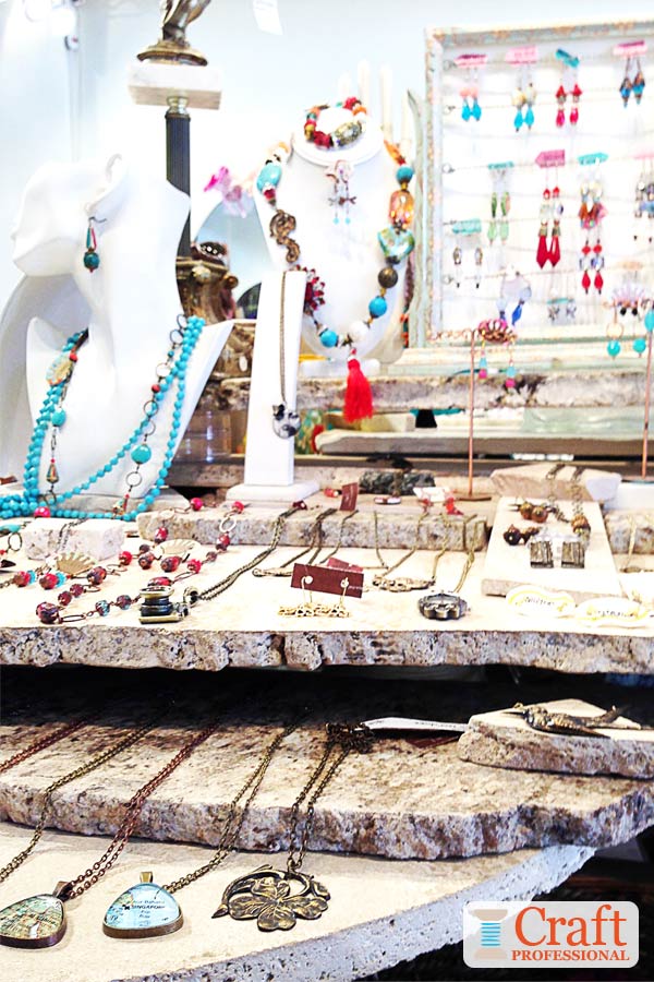 Jewelry displays store