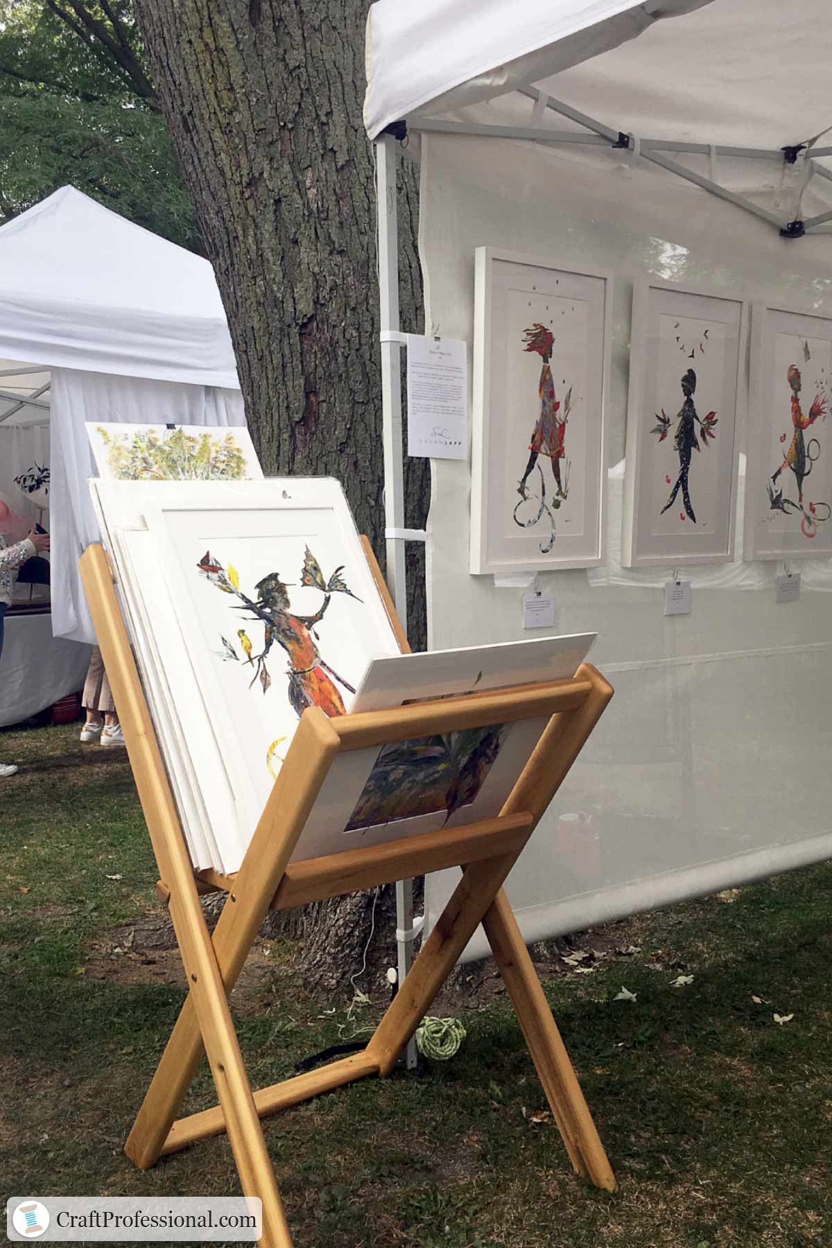 10 Art Show Display Ideas to Show Paintings & Prints in a Craft Booth