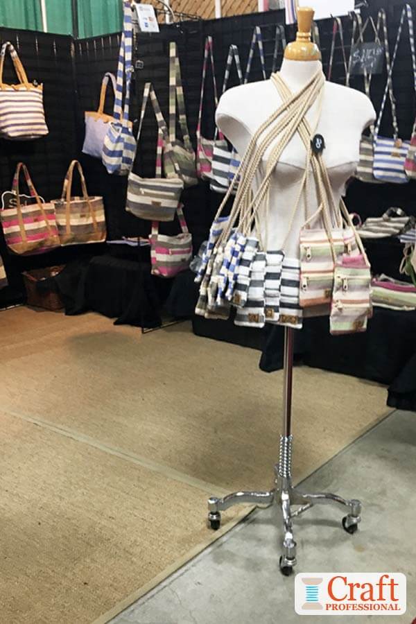 boutique handbag display ideas