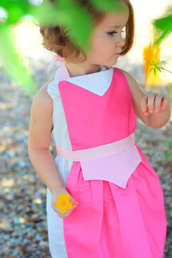 Apron costume pattern by Queen Elizabeth Aprons