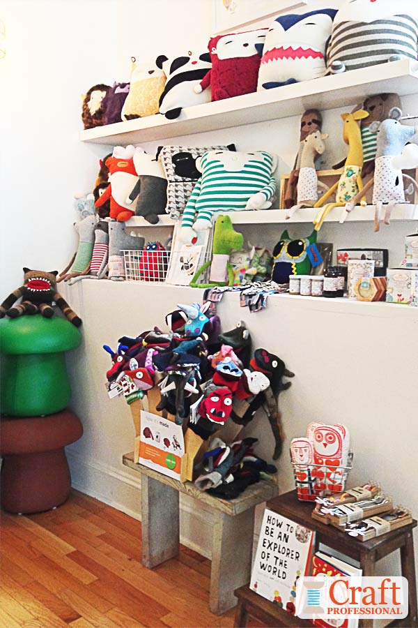 Retail shelf display Retail shelf display