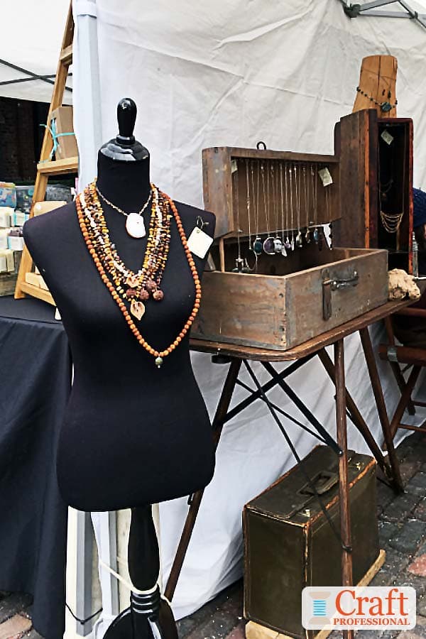 Necklace Display Mannequin 2024 veronicaruspi